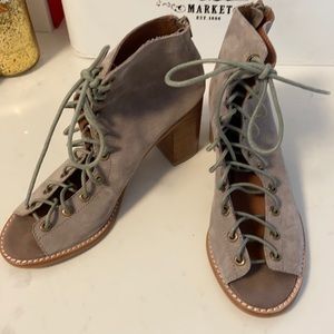 Stylish Gray Lace-Up Heeled Sandals